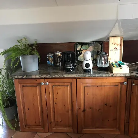 Con Terrazza E Posto Auto Libri E Giardini Holiday home Pero