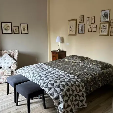 Con 3 3 Bagni E Posto Auto Libri E Giardini Hébergement de vacances Pero