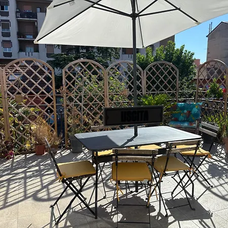 Hébergement de vacances Con 3 3 Bagni E Posto Auto Libri E Giardini Pero