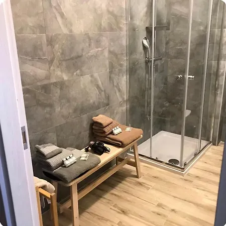 Hébergement de vacances Con 3 3 Bagni E Posto Auto Libri E Giardini